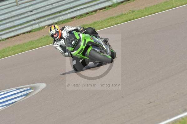 Motorcycle action photographs;Rockingham;Rockingham photographs;Trackday digital images;event digital images;eventdigitalimages;no limits trackday;peter wileman photography;rockingham corby northamptonshire;trackday;trackday photos