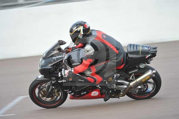 Motorcycle action photographs;Rockingham;Rockingham photographs;Trackday digital images;event digital images;eventdigitalimages;no limits trackday;peter wileman photography;rockingham corby northamptonshire;trackday;trackday photos
