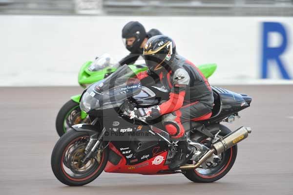 Motorcycle action photographs;Rockingham;Rockingham photographs;Trackday digital images;event digital images;eventdigitalimages;no limits trackday;peter wileman photography;rockingham corby northamptonshire;trackday;trackday photos