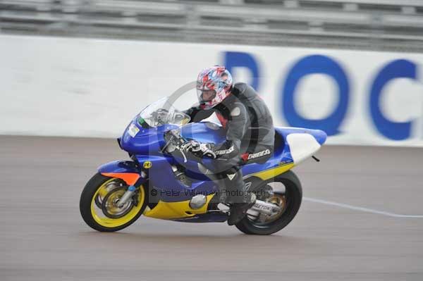 Motorcycle action photographs;Rockingham;Rockingham photographs;Trackday digital images;event digital images;eventdigitalimages;no limits trackday;peter wileman photography;rockingham corby northamptonshire;trackday;trackday photos