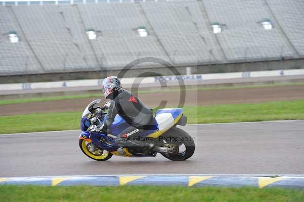 Motorcycle action photographs;Rockingham;Rockingham photographs;Trackday digital images;event digital images;eventdigitalimages;no limits trackday;peter wileman photography;rockingham corby northamptonshire;trackday;trackday photos
