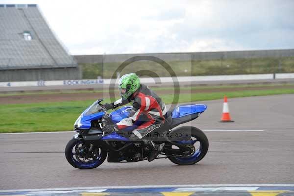 Motorcycle action photographs;Rockingham;Rockingham photographs;Trackday digital images;event digital images;eventdigitalimages;no limits trackday;peter wileman photography;rockingham corby northamptonshire;trackday;trackday photos