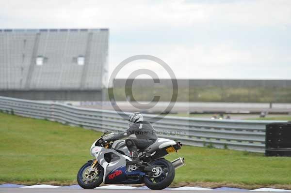 Motorcycle action photographs;Rockingham;Rockingham photographs;Trackday digital images;event digital images;eventdigitalimages;no limits trackday;peter wileman photography;rockingham corby northamptonshire;trackday;trackday photos