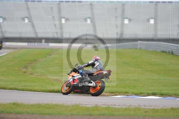 Motorcycle action photographs;Rockingham;Rockingham photographs;Trackday digital images;event digital images;eventdigitalimages;no limits trackday;peter wileman photography;rockingham corby northamptonshire;trackday;trackday photos