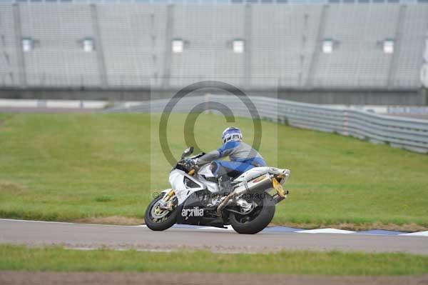 Motorcycle action photographs;Rockingham;Rockingham photographs;Trackday digital images;event digital images;eventdigitalimages;no limits trackday;peter wileman photography;rockingham corby northamptonshire;trackday;trackday photos