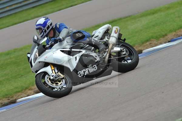 Motorcycle action photographs;Rockingham;Rockingham photographs;Trackday digital images;event digital images;eventdigitalimages;no limits trackday;peter wileman photography;rockingham corby northamptonshire;trackday;trackday photos