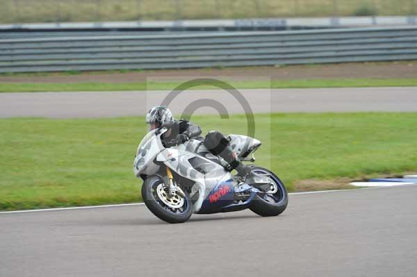 Motorcycle action photographs;Rockingham;Rockingham photographs;Trackday digital images;event digital images;eventdigitalimages;no limits trackday;peter wileman photography;rockingham corby northamptonshire;trackday;trackday photos