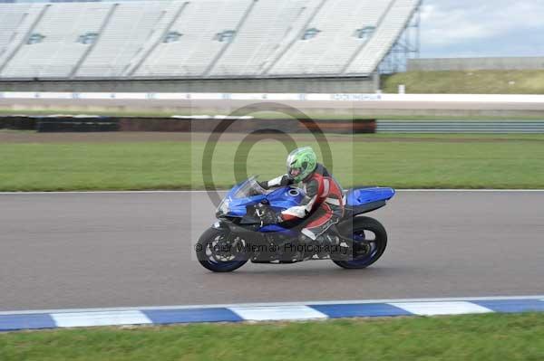 Motorcycle action photographs;Rockingham;Rockingham photographs;Trackday digital images;event digital images;eventdigitalimages;no limits trackday;peter wileman photography;rockingham corby northamptonshire;trackday;trackday photos