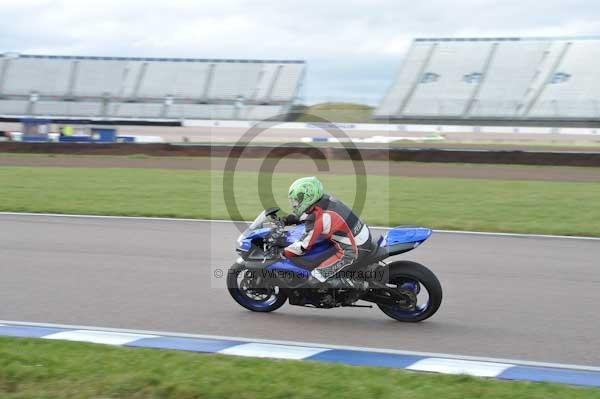 Motorcycle action photographs;Rockingham;Rockingham photographs;Trackday digital images;event digital images;eventdigitalimages;no limits trackday;peter wileman photography;rockingham corby northamptonshire;trackday;trackday photos