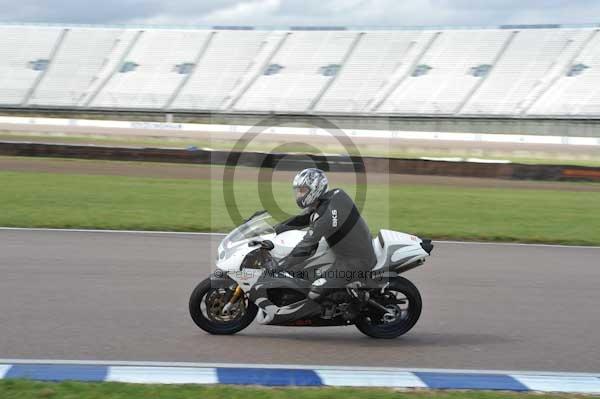 Motorcycle action photographs;Rockingham;Rockingham photographs;Trackday digital images;event digital images;eventdigitalimages;no limits trackday;peter wileman photography;rockingham corby northamptonshire;trackday;trackday photos