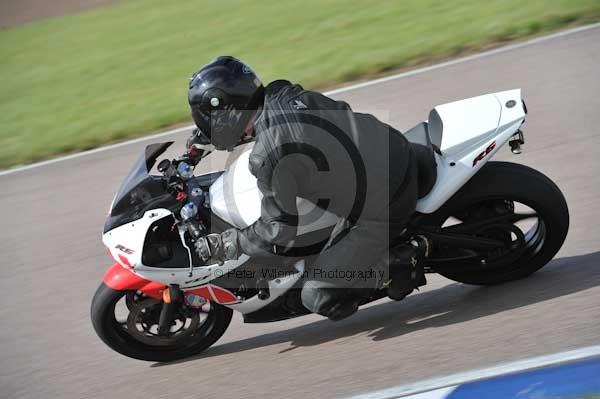 Motorcycle action photographs;Rockingham;Rockingham photographs;Trackday digital images;event digital images;eventdigitalimages;no limits trackday;peter wileman photography;rockingham corby northamptonshire;trackday;trackday photos