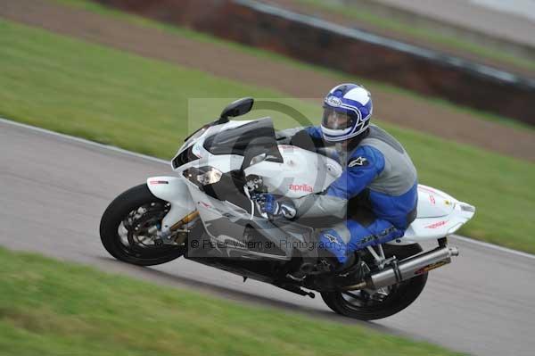 Motorcycle action photographs;Rockingham;Rockingham photographs;Trackday digital images;event digital images;eventdigitalimages;no limits trackday;peter wileman photography;rockingham corby northamptonshire;trackday;trackday photos