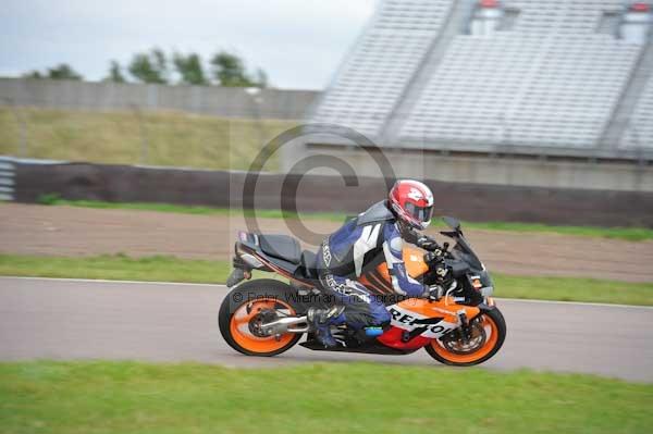 Motorcycle action photographs;Rockingham;Rockingham photographs;Trackday digital images;event digital images;eventdigitalimages;no limits trackday;peter wileman photography;rockingham corby northamptonshire;trackday;trackday photos