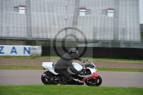 Motorcycle action photographs;Rockingham;Rockingham photographs;Trackday digital images;event digital images;eventdigitalimages;no limits trackday;peter wileman photography;rockingham corby northamptonshire;trackday;trackday photos