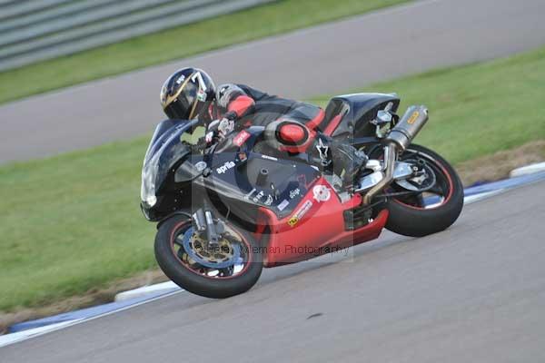 Motorcycle action photographs;Rockingham;Rockingham photographs;Trackday digital images;event digital images;eventdigitalimages;no limits trackday;peter wileman photography;rockingham corby northamptonshire;trackday;trackday photos