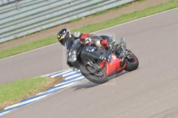 Motorcycle action photographs;Rockingham;Rockingham photographs;Trackday digital images;event digital images;eventdigitalimages;no limits trackday;peter wileman photography;rockingham corby northamptonshire;trackday;trackday photos