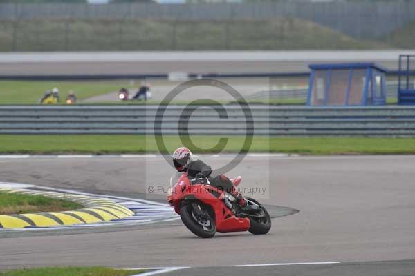 Motorcycle action photographs;Rockingham;Rockingham photographs;Trackday digital images;event digital images;eventdigitalimages;no limits trackday;peter wileman photography;rockingham corby northamptonshire;trackday;trackday photos