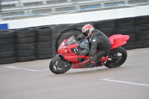 Motorcycle action photographs;Rockingham;Rockingham photographs;Trackday digital images;event digital images;eventdigitalimages;no limits trackday;peter wileman photography;rockingham corby northamptonshire;trackday;trackday photos
