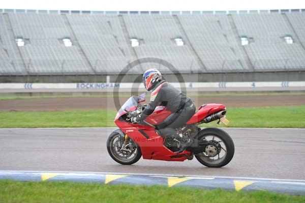 Motorcycle action photographs;Rockingham;Rockingham photographs;Trackday digital images;event digital images;eventdigitalimages;no limits trackday;peter wileman photography;rockingham corby northamptonshire;trackday;trackday photos