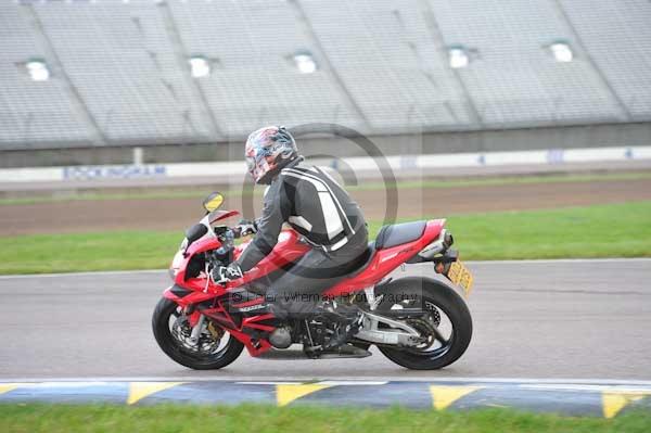 Motorcycle action photographs;Rockingham;Rockingham photographs;Trackday digital images;event digital images;eventdigitalimages;no limits trackday;peter wileman photography;rockingham corby northamptonshire;trackday;trackday photos