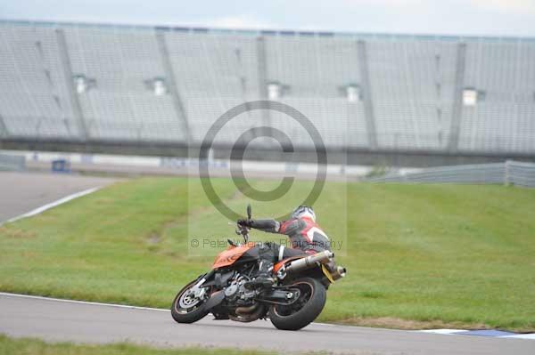 Motorcycle action photographs;Rockingham;Rockingham photographs;Trackday digital images;event digital images;eventdigitalimages;no limits trackday;peter wileman photography;rockingham corby northamptonshire;trackday;trackday photos