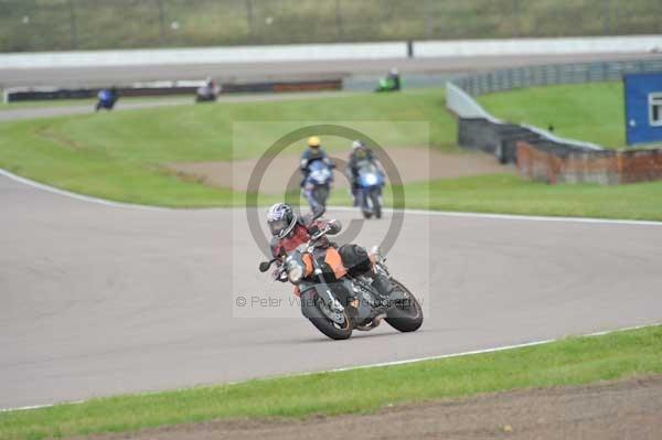 Motorcycle action photographs;Rockingham;Rockingham photographs;Trackday digital images;event digital images;eventdigitalimages;no limits trackday;peter wileman photography;rockingham corby northamptonshire;trackday;trackday photos