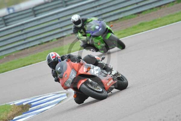 Motorcycle action photographs;Rockingham;Rockingham photographs;Trackday digital images;event digital images;eventdigitalimages;no limits trackday;peter wileman photography;rockingham corby northamptonshire;trackday;trackday photos