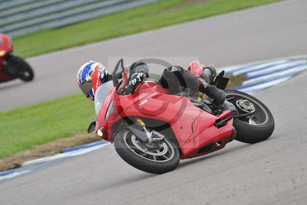 Motorcycle action photographs;Rockingham;Rockingham photographs;Trackday digital images;event digital images;eventdigitalimages;no limits trackday;peter wileman photography;rockingham corby northamptonshire;trackday;trackday photos