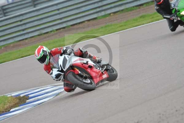 Motorcycle action photographs;Rockingham;Rockingham photographs;Trackday digital images;event digital images;eventdigitalimages;no limits trackday;peter wileman photography;rockingham corby northamptonshire;trackday;trackday photos