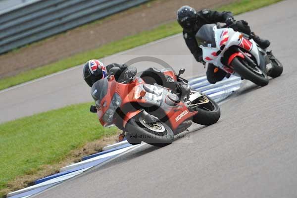 Motorcycle action photographs;Rockingham;Rockingham photographs;Trackday digital images;event digital images;eventdigitalimages;no limits trackday;peter wileman photography;rockingham corby northamptonshire;trackday;trackday photos