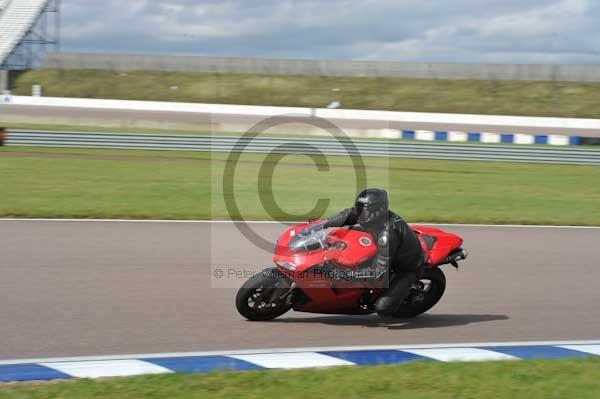 Motorcycle action photographs;Rockingham;Rockingham photographs;Trackday digital images;event digital images;eventdigitalimages;no limits trackday;peter wileman photography;rockingham corby northamptonshire;trackday;trackday photos