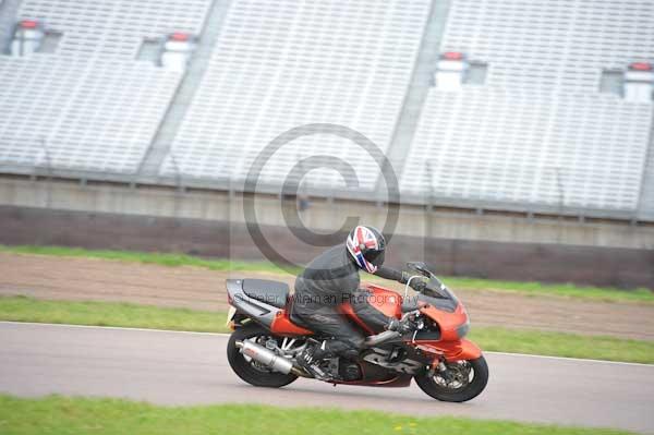 Motorcycle action photographs;Rockingham;Rockingham photographs;Trackday digital images;event digital images;eventdigitalimages;no limits trackday;peter wileman photography;rockingham corby northamptonshire;trackday;trackday photos