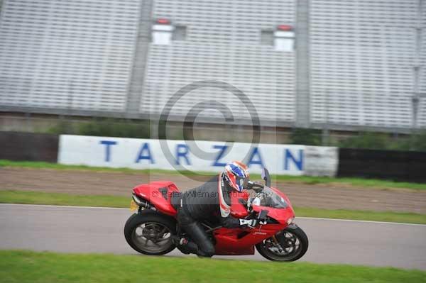 Motorcycle action photographs;Rockingham;Rockingham photographs;Trackday digital images;event digital images;eventdigitalimages;no limits trackday;peter wileman photography;rockingham corby northamptonshire;trackday;trackday photos