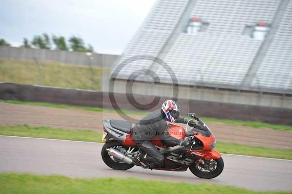 Motorcycle action photographs;Rockingham;Rockingham photographs;Trackday digital images;event digital images;eventdigitalimages;no limits trackday;peter wileman photography;rockingham corby northamptonshire;trackday;trackday photos