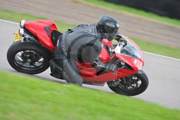 Motorcycle action photographs;Rockingham;Rockingham photographs;Trackday digital images;event digital images;eventdigitalimages;no limits trackday;peter wileman photography;rockingham corby northamptonshire;trackday;trackday photos