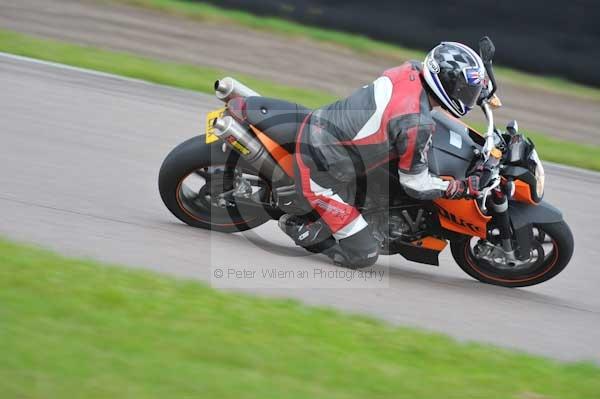 Motorcycle action photographs;Rockingham;Rockingham photographs;Trackday digital images;event digital images;eventdigitalimages;no limits trackday;peter wileman photography;rockingham corby northamptonshire;trackday;trackday photos