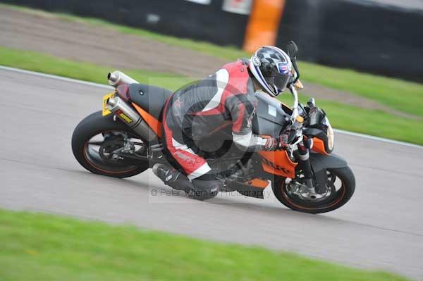 Motorcycle action photographs;Rockingham;Rockingham photographs;Trackday digital images;event digital images;eventdigitalimages;no limits trackday;peter wileman photography;rockingham corby northamptonshire;trackday;trackday photos