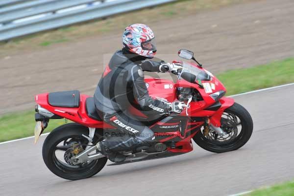 Motorcycle action photographs;Rockingham;Rockingham photographs;Trackday digital images;event digital images;eventdigitalimages;no limits trackday;peter wileman photography;rockingham corby northamptonshire;trackday;trackday photos