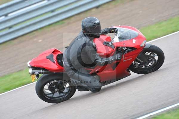 Motorcycle action photographs;Rockingham;Rockingham photographs;Trackday digital images;event digital images;eventdigitalimages;no limits trackday;peter wileman photography;rockingham corby northamptonshire;trackday;trackday photos