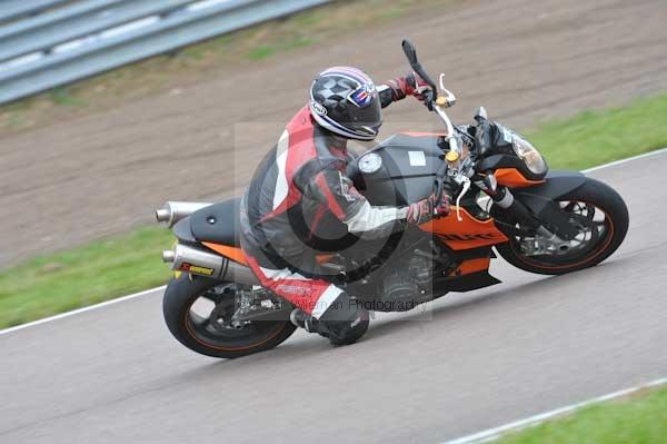 Motorcycle action photographs;Rockingham;Rockingham photographs;Trackday digital images;event digital images;eventdigitalimages;no limits trackday;peter wileman photography;rockingham corby northamptonshire;trackday;trackday photos