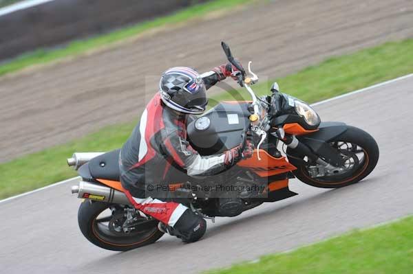 Motorcycle action photographs;Rockingham;Rockingham photographs;Trackday digital images;event digital images;eventdigitalimages;no limits trackday;peter wileman photography;rockingham corby northamptonshire;trackday;trackday photos