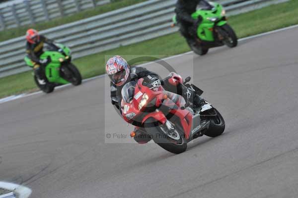 Motorcycle action photographs;Rockingham;Rockingham photographs;Trackday digital images;event digital images;eventdigitalimages;no limits trackday;peter wileman photography;rockingham corby northamptonshire;trackday;trackday photos