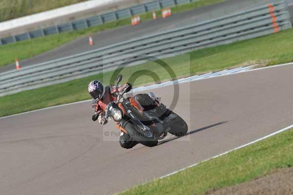 Motorcycle action photographs;Rockingham;Rockingham photographs;Trackday digital images;event digital images;eventdigitalimages;no limits trackday;peter wileman photography;rockingham corby northamptonshire;trackday;trackday photos