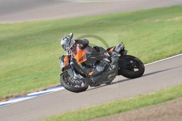 Motorcycle action photographs;Rockingham;Rockingham photographs;Trackday digital images;event digital images;eventdigitalimages;no limits trackday;peter wileman photography;rockingham corby northamptonshire;trackday;trackday photos