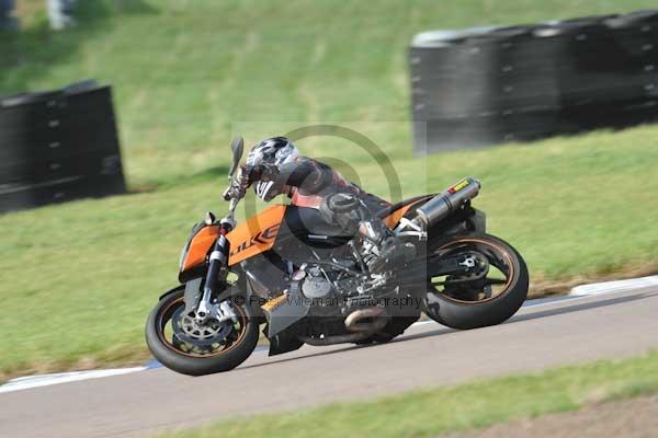 Motorcycle action photographs;Rockingham;Rockingham photographs;Trackday digital images;event digital images;eventdigitalimages;no limits trackday;peter wileman photography;rockingham corby northamptonshire;trackday;trackday photos