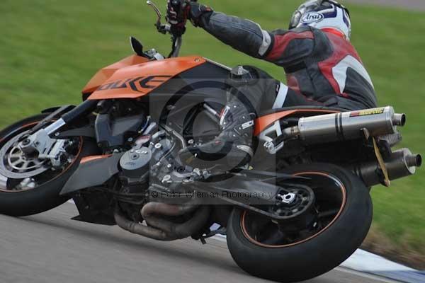 Motorcycle action photographs;Rockingham;Rockingham photographs;Trackday digital images;event digital images;eventdigitalimages;no limits trackday;peter wileman photography;rockingham corby northamptonshire;trackday;trackday photos