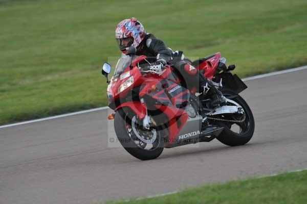 Motorcycle action photographs;Rockingham;Rockingham photographs;Trackday digital images;event digital images;eventdigitalimages;no limits trackday;peter wileman photography;rockingham corby northamptonshire;trackday;trackday photos