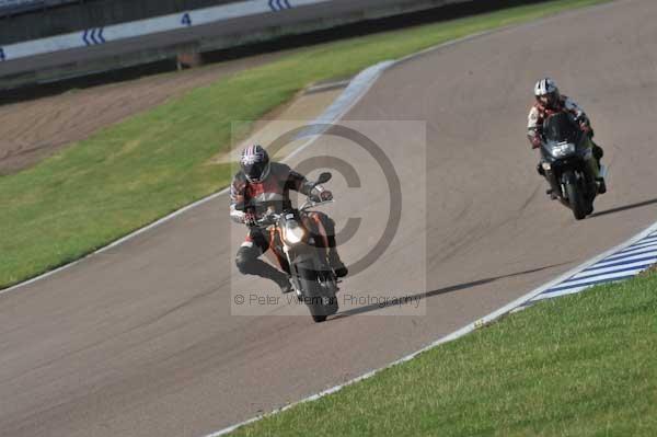Motorcycle action photographs;Rockingham;Rockingham photographs;Trackday digital images;event digital images;eventdigitalimages;no limits trackday;peter wileman photography;rockingham corby northamptonshire;trackday;trackday photos