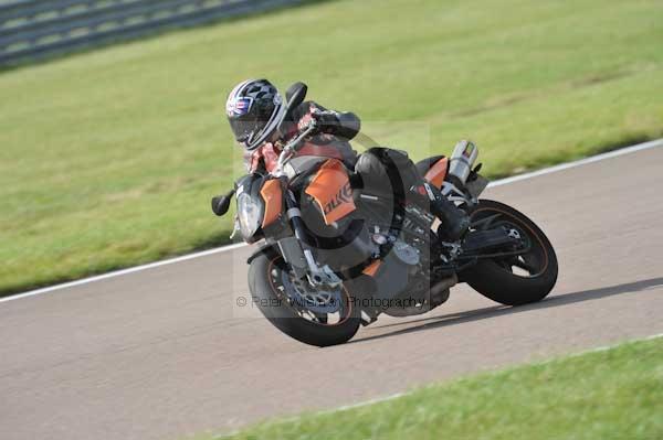 Motorcycle action photographs;Rockingham;Rockingham photographs;Trackday digital images;event digital images;eventdigitalimages;no limits trackday;peter wileman photography;rockingham corby northamptonshire;trackday;trackday photos