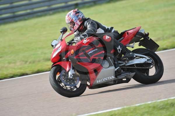 Motorcycle action photographs;Rockingham;Rockingham photographs;Trackday digital images;event digital images;eventdigitalimages;no limits trackday;peter wileman photography;rockingham corby northamptonshire;trackday;trackday photos